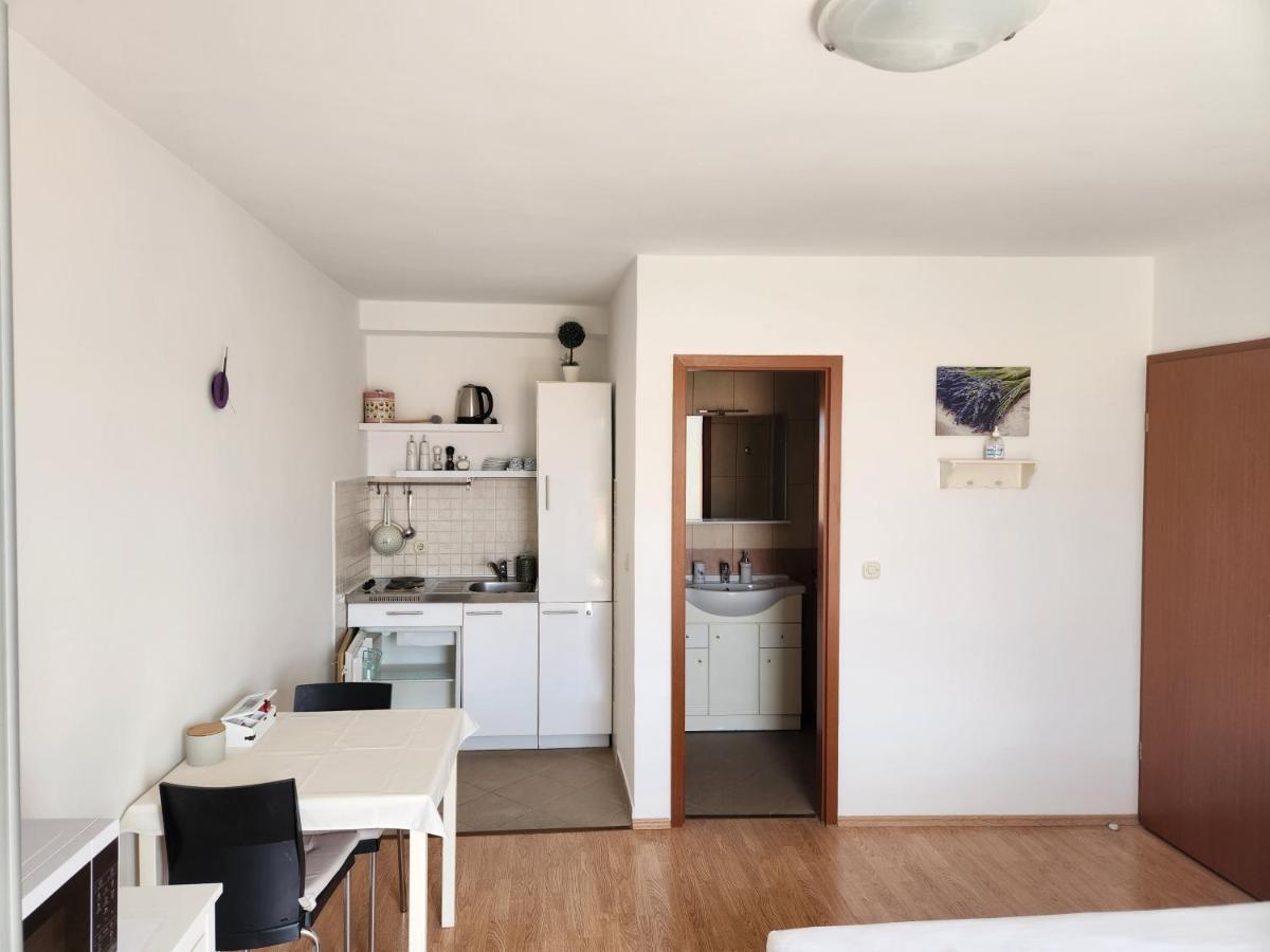 Apartmani Neva Supetar Exterior photo