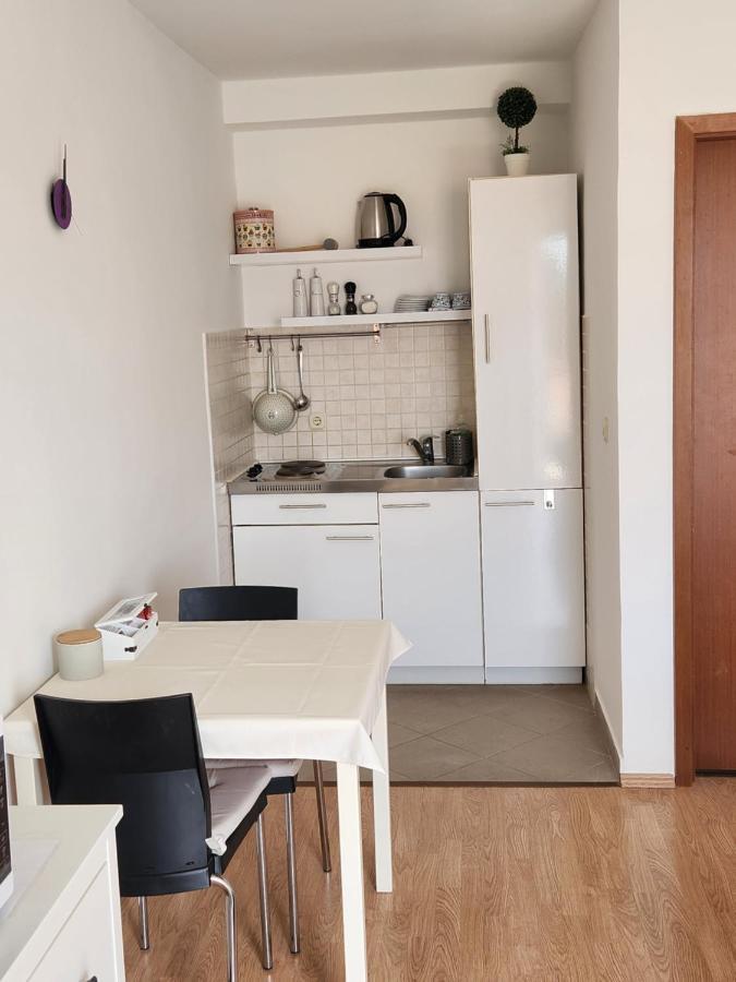 Apartmani Neva Supetar Exterior photo