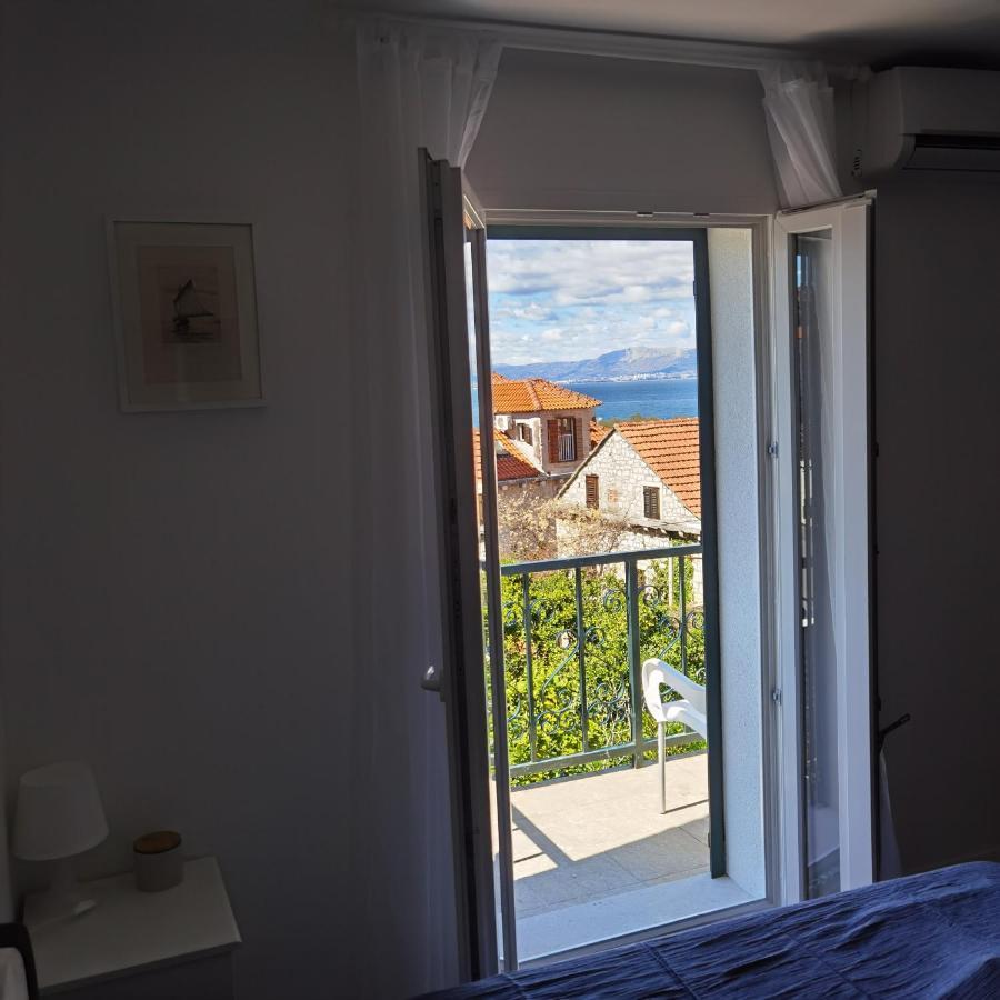 Apartmani Neva Supetar Exterior photo