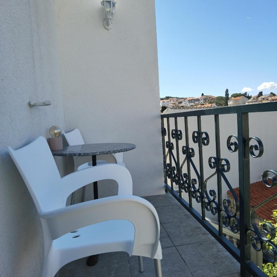 Apartmani Neva Supetar Exterior photo