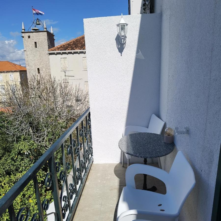 Apartmani Neva Supetar Exterior photo