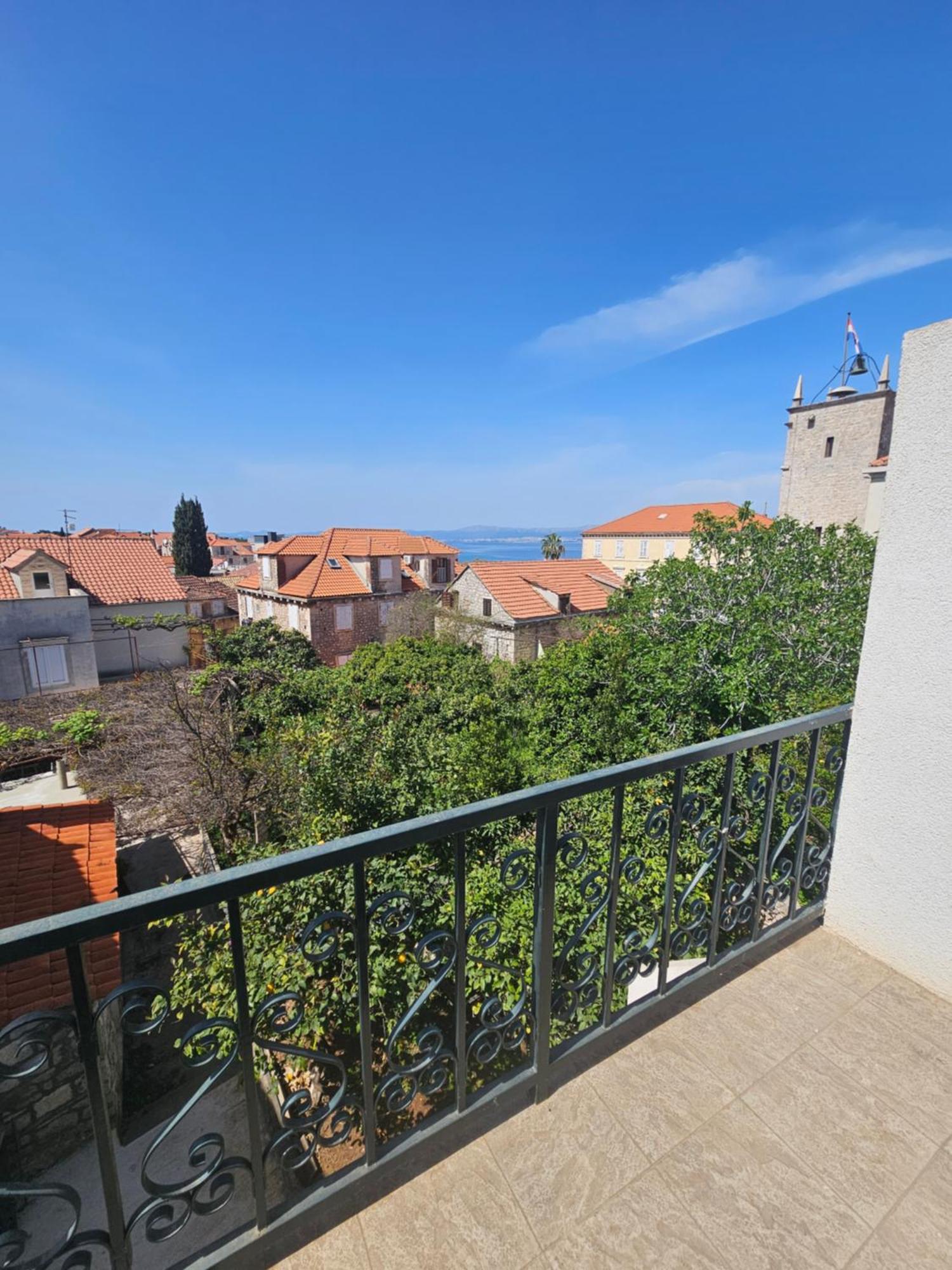 Apartmani Neva Supetar Exterior photo