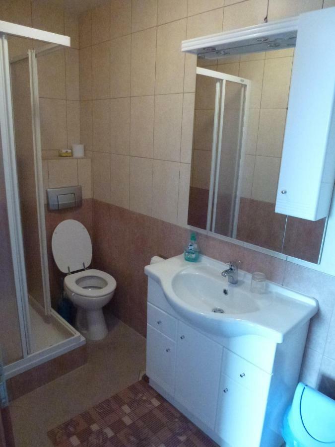 Apartmani Neva Supetar Exterior photo